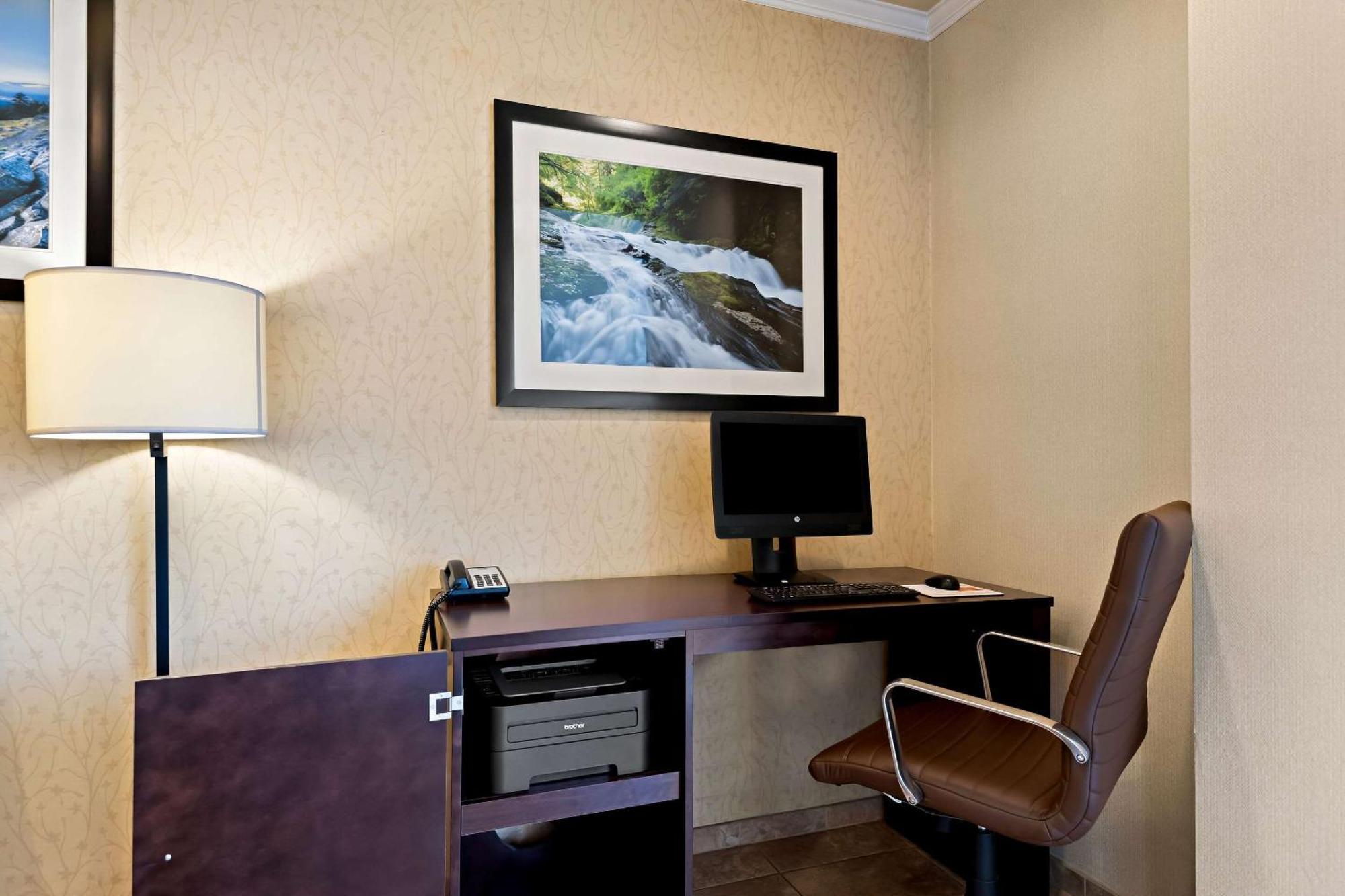 Comfort Inn & Suites Creswell Buitenkant foto