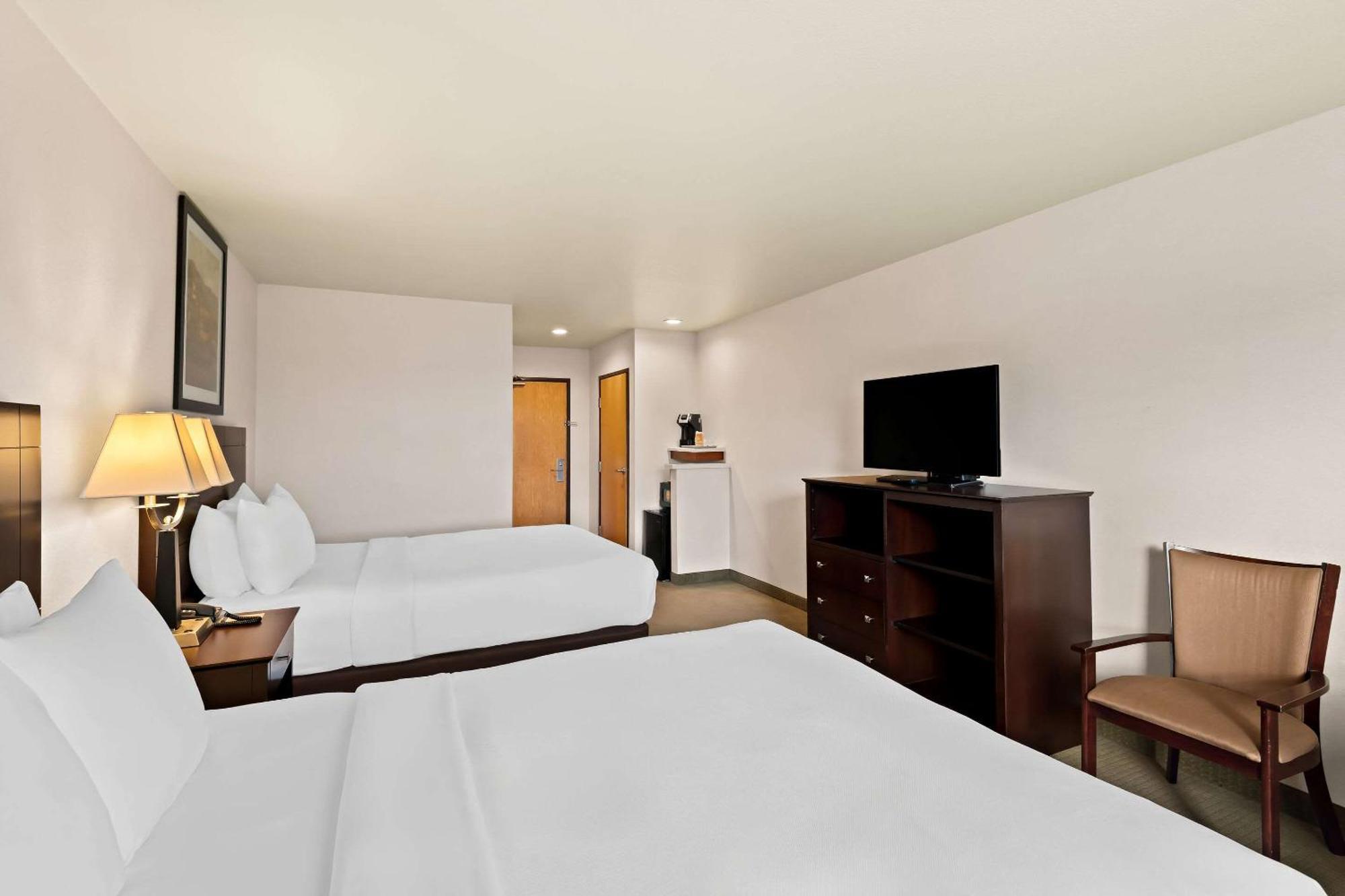 Comfort Inn & Suites Creswell Buitenkant foto