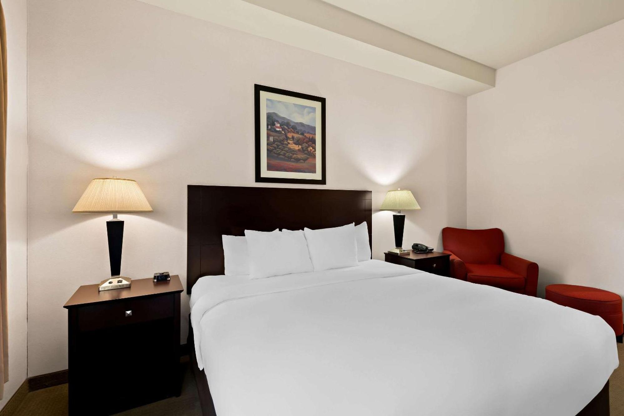 Comfort Inn & Suites Creswell Buitenkant foto