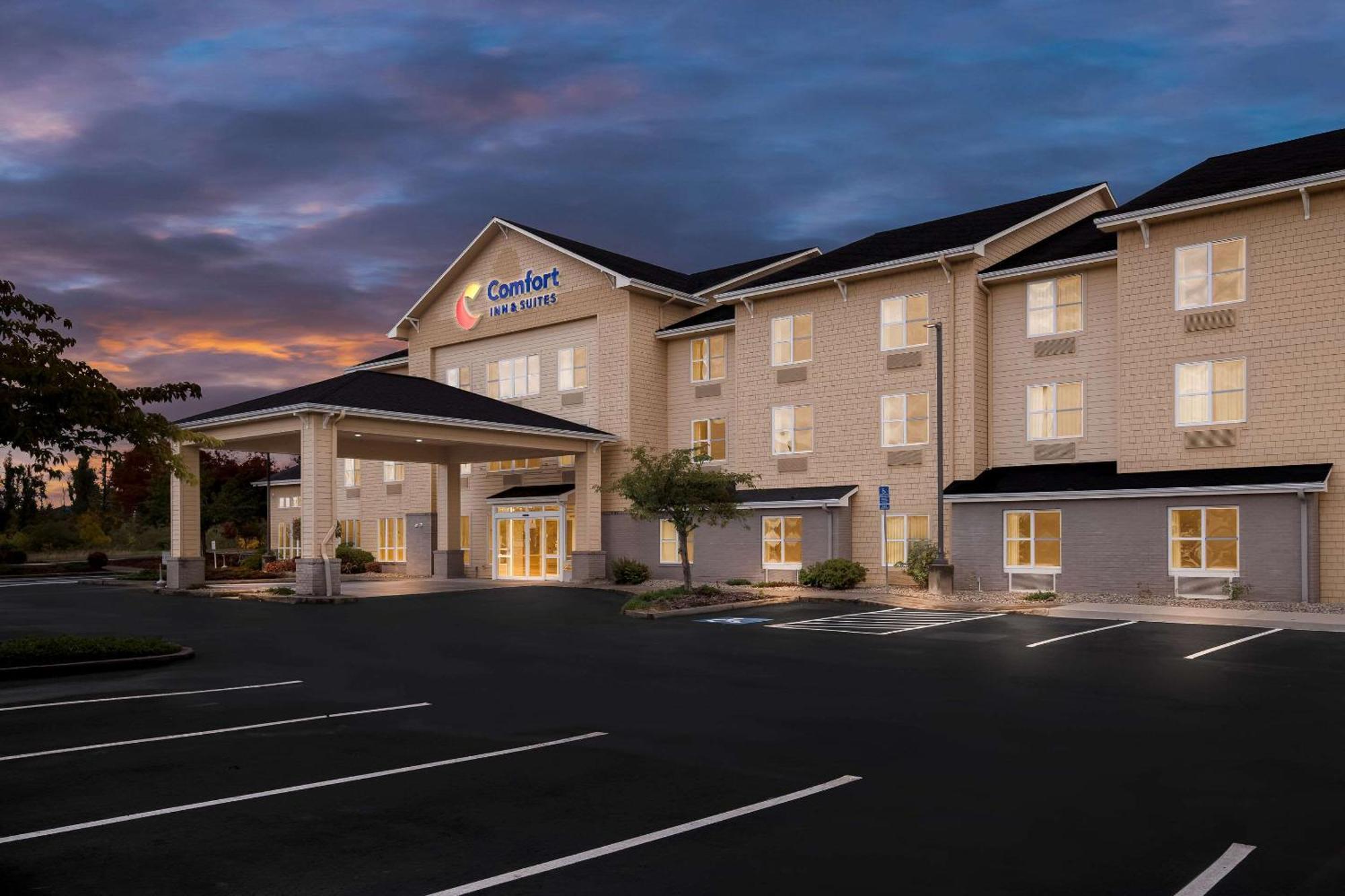 Comfort Inn & Suites Creswell Buitenkant foto