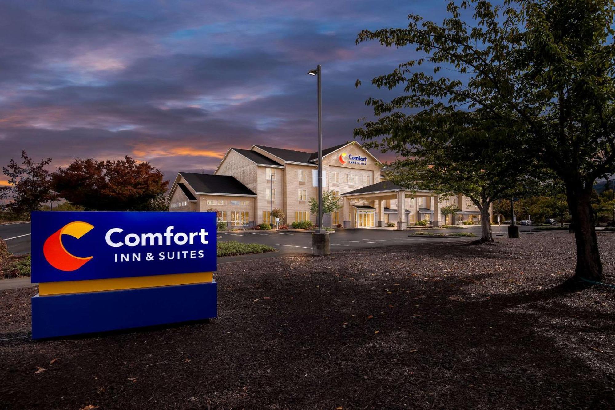 Comfort Inn & Suites Creswell Buitenkant foto